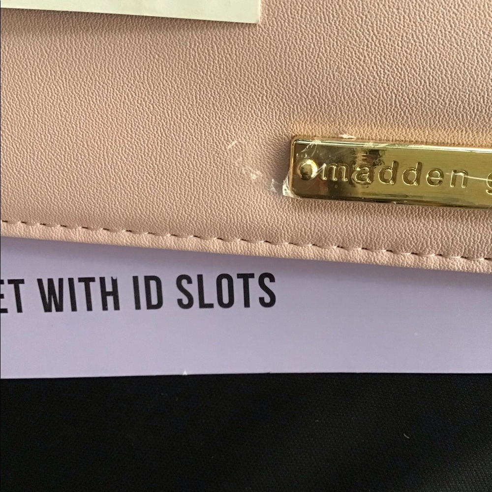 Madden Girl Wallet with Card Slots - Blush - Picture 2 of 5